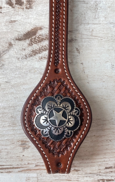 Floral Star Concho Horse Shoe 1 1/2